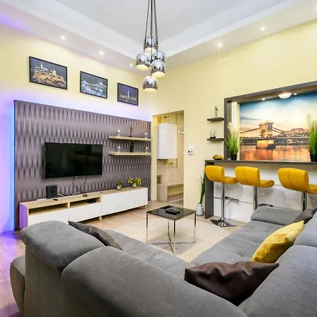 Apartment Downtown Deluxe-two Bedroom With Sauna Budapest