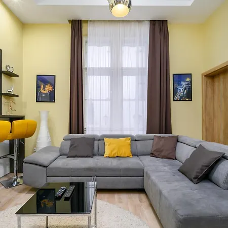 Apartment Downtown Deluxe-two Bedroom With Sauna *