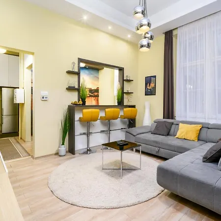 Downtown Deluxe-two Bedroom With Sauna Apartment