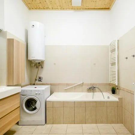 Apartment Downtown Deluxe-two Bedroom With Sauna